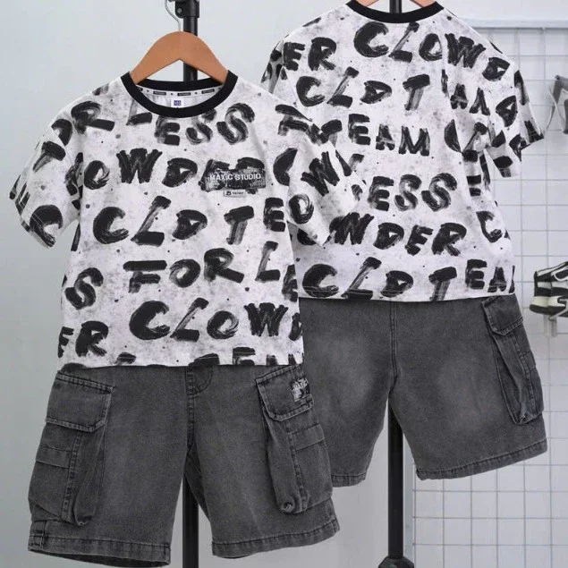 Set Bộ Bé Trai Áo Thun Cotton 100% Nền Loang In Chữ Graffiti & Quần Short Jean Cotton Cargo Túi Hộp - Ảnh 7